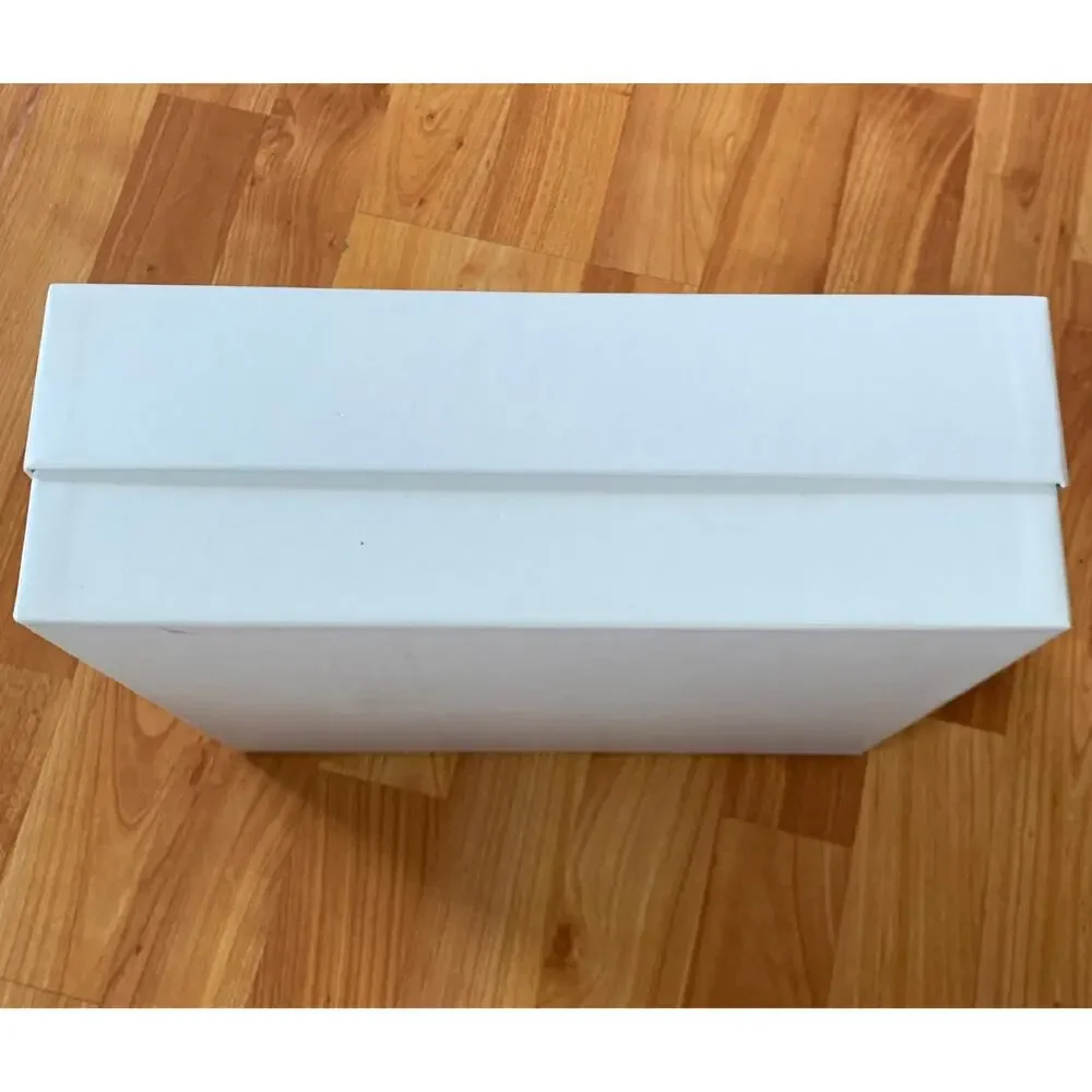 Vince White‎ empty shoe box